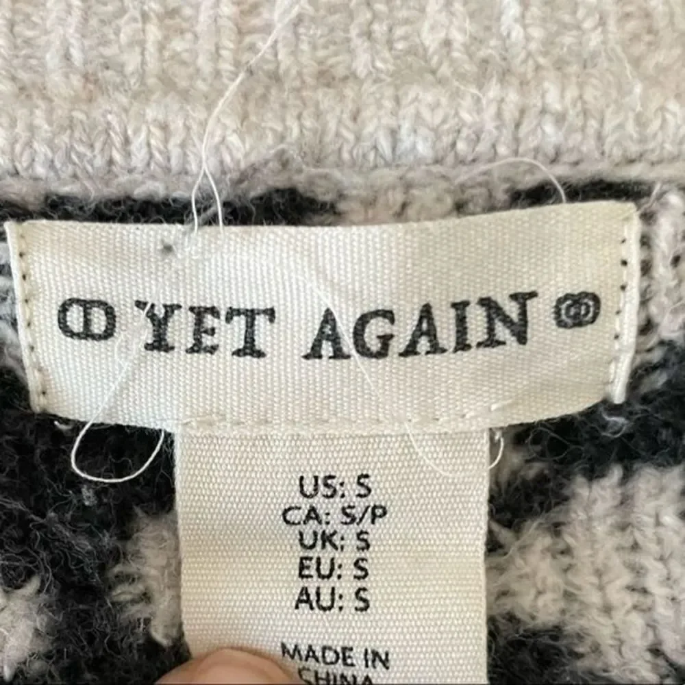 Yet‎ Again Leopard Cropped Sweater Size Small Black/White